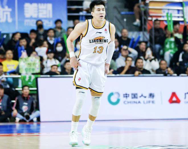 首发+球权让了！如今连心爱号码也让了，NBA还有谁比他更懂牺牲？